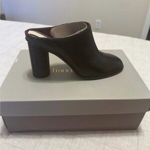 Black Round Toe Women's Mules